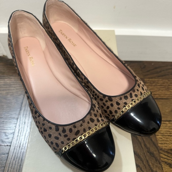 NIB Taryn Rose Leopard Print Ballet Flats with Black Toe Cap - Picture 7 of 7